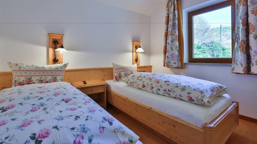 Tourist Boehm Hotel