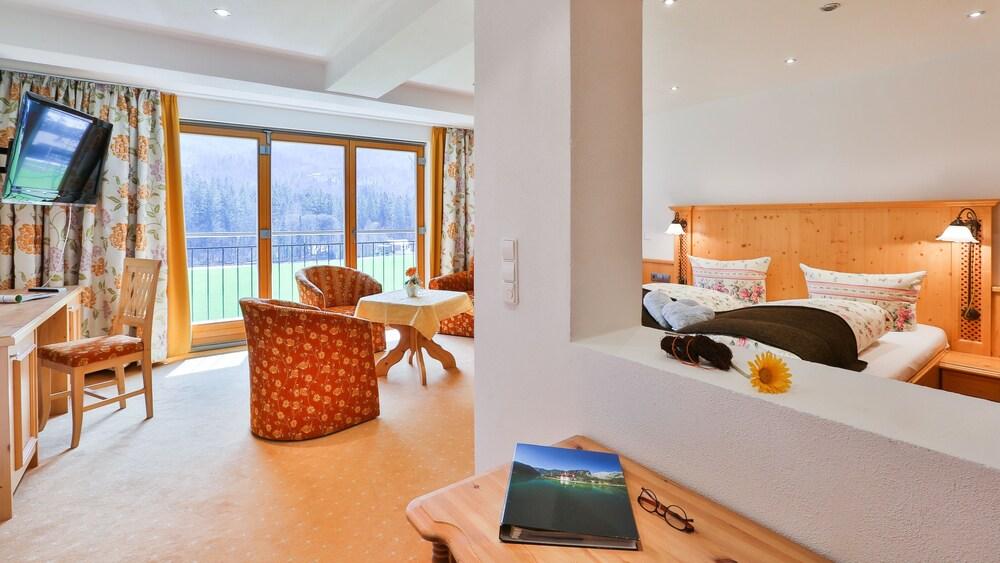 Tourist Boehm Hotel Schönau am Königssee